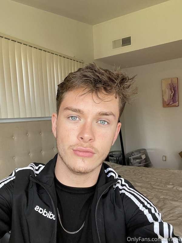 cock pics incoming ♻️