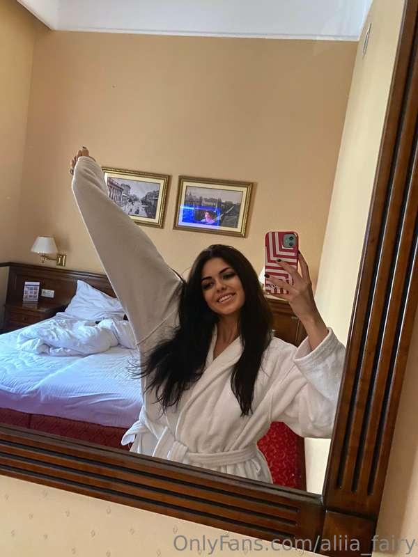💫 I’ve been working soooo hard and today I wanna be lazy and..