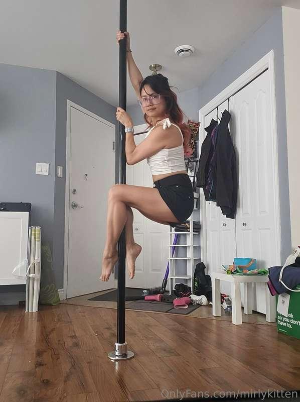 Un peu de photo sur ma pole :) un ti streaptease pour ceux q..