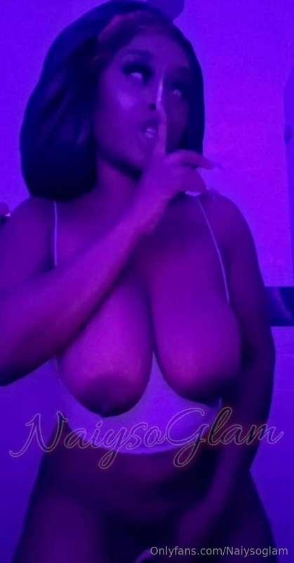 Sneaking off to play with my pussy 💦💦 it’s so wet, I hope I ..