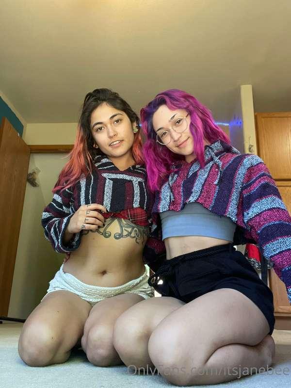 **Did you miss @lilravenfox and I together? I sure did 🤚
We ..
