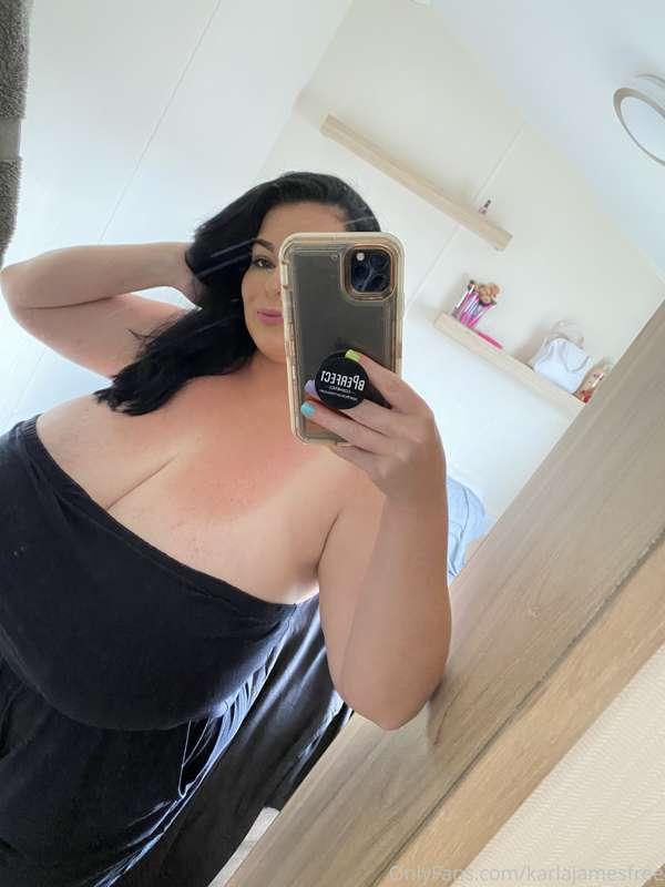 It’s hot and playsuits look better on the floor 😜
Become a V..