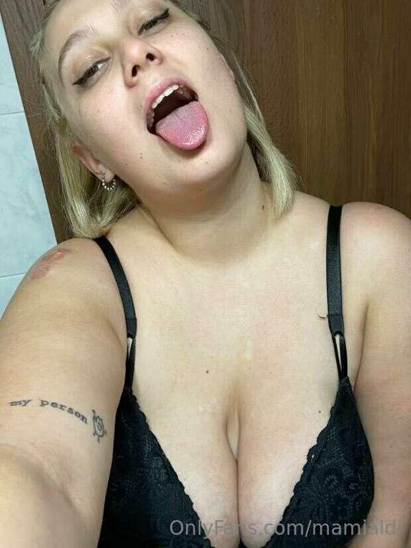 Oooohhh.. make me wet 🙊🙊