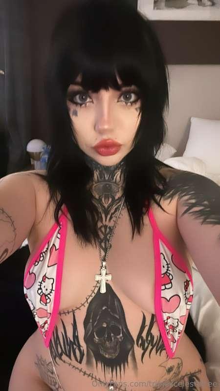 you’ll do anything for your mistress, won’t you? 🖤