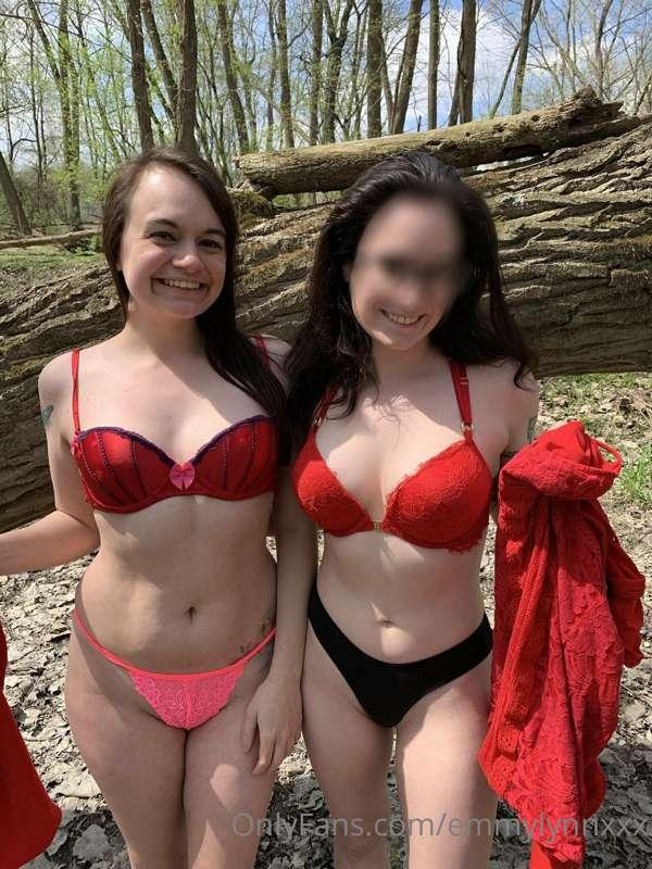 We love frolicking in nature 🥰 @samanthalifexox