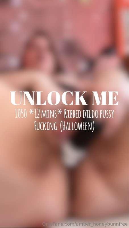 AS IT'S SPOOKY SEASON, WATCH CLOSEUP AS I GET MY PUSSY ALL W..
