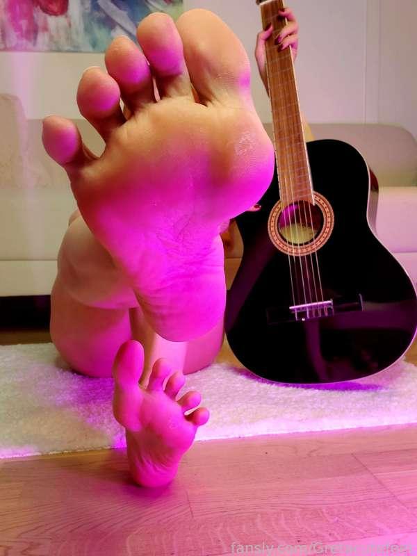 gretacutefeet image #11