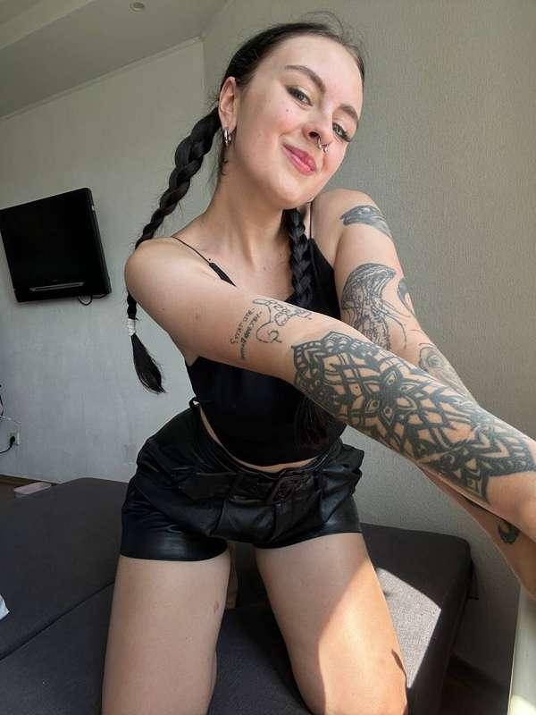 rushing to the Men in Black shoot😎📸