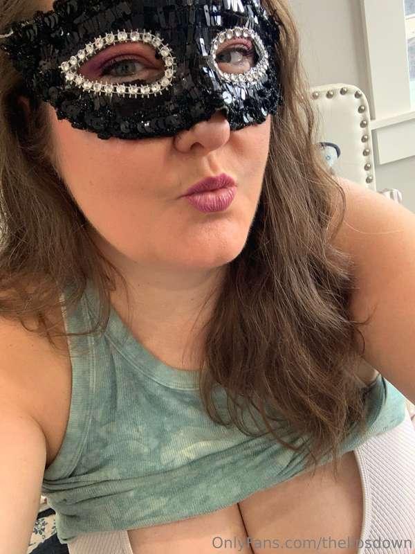 Hey guys it’s contest time! Tip under this post, $5 for 1 en..