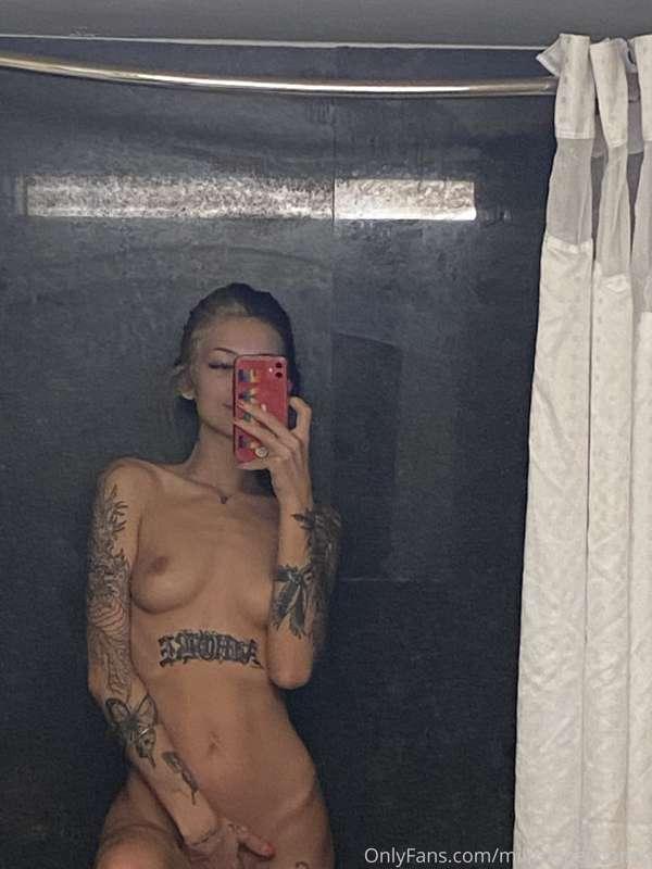 milfmoneyhoney image #0