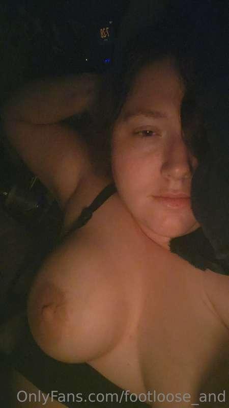 I wake up in the morning and I look out.... no I don't becau..