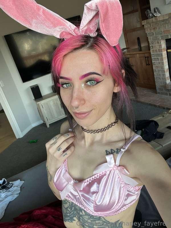 your favorite little bunny girl 🐰🎀