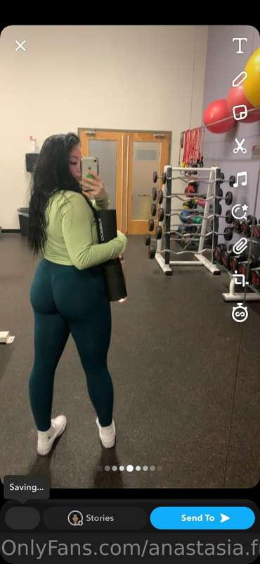 How’s the booty looking in the new gym fit??