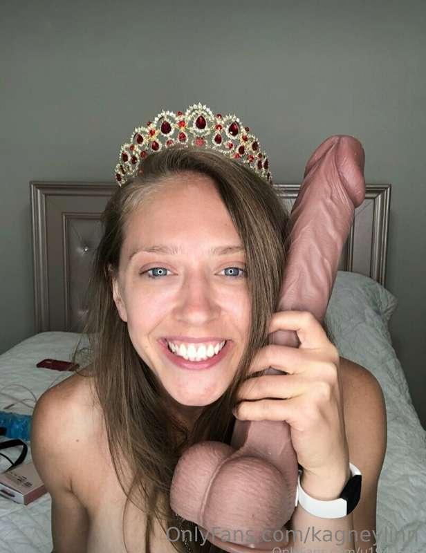 Birthday Countdown! 👅