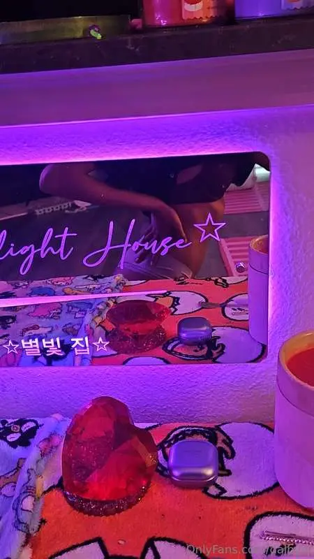 Come relax at home baby 🏡 Catch me on:🕓 Tiktok: Byulslife📸 I..