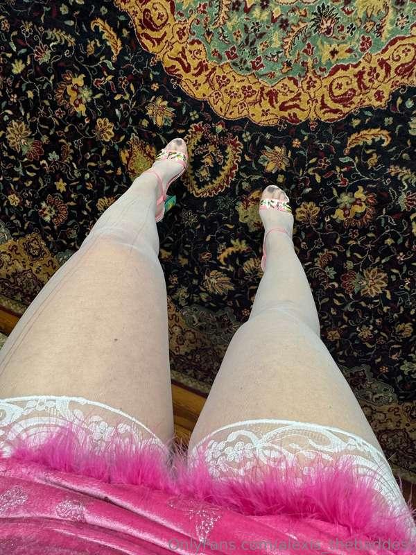 Do you like my new stockings? 😈