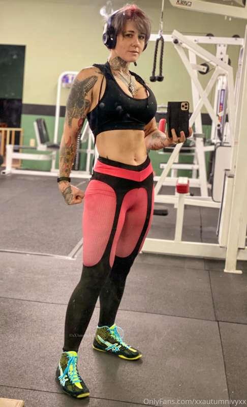 Got some Lewdish leg day visuals for y’all today, I had to m..