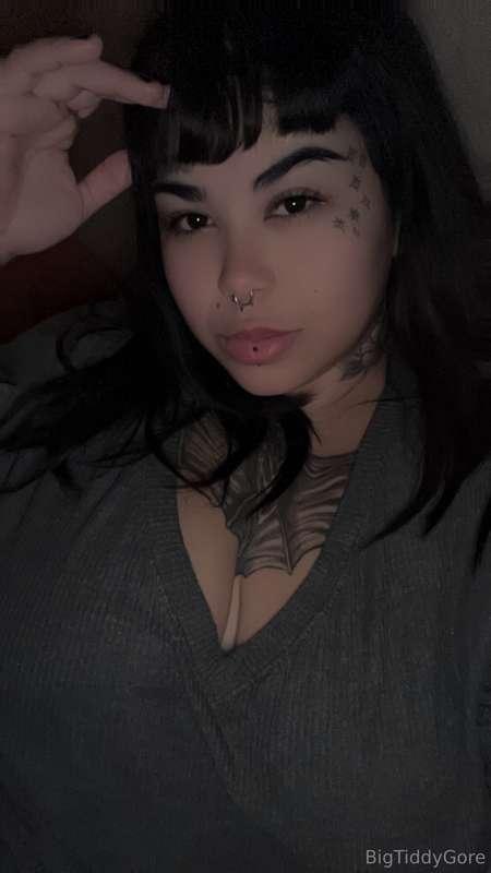 Wanna see more? Slide into my DM’s baby.