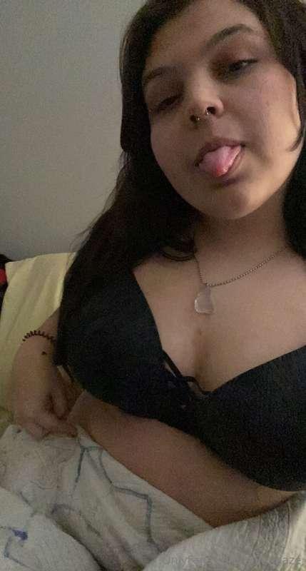 Sexy morning selfie. I wish you were here with me!