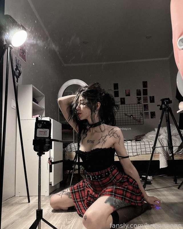 Dirty girl in dirty mirror

#fyp #slut #goth #teengirl #gothic #gothgf #tattooedgirl #badgirl #slutty #whore 