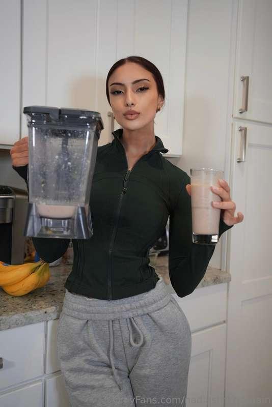 Starting your day with a smoothie is so underrated 😌 It is j..