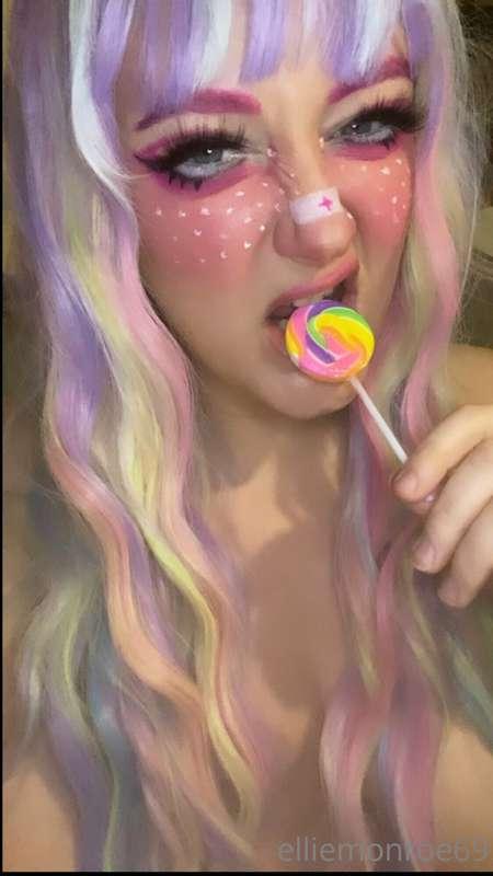 Sweet like candy 😏😉 🍭