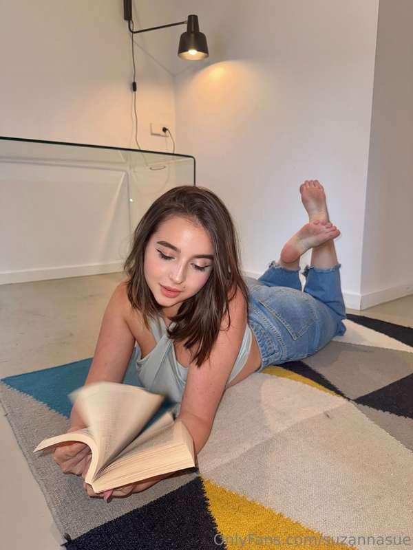 I really love reading books, especially those with a grippin..