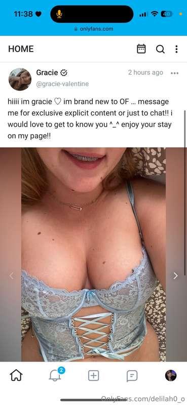 guyss go sub to my roomie 💗💗 shes super hot you dont wanna m..