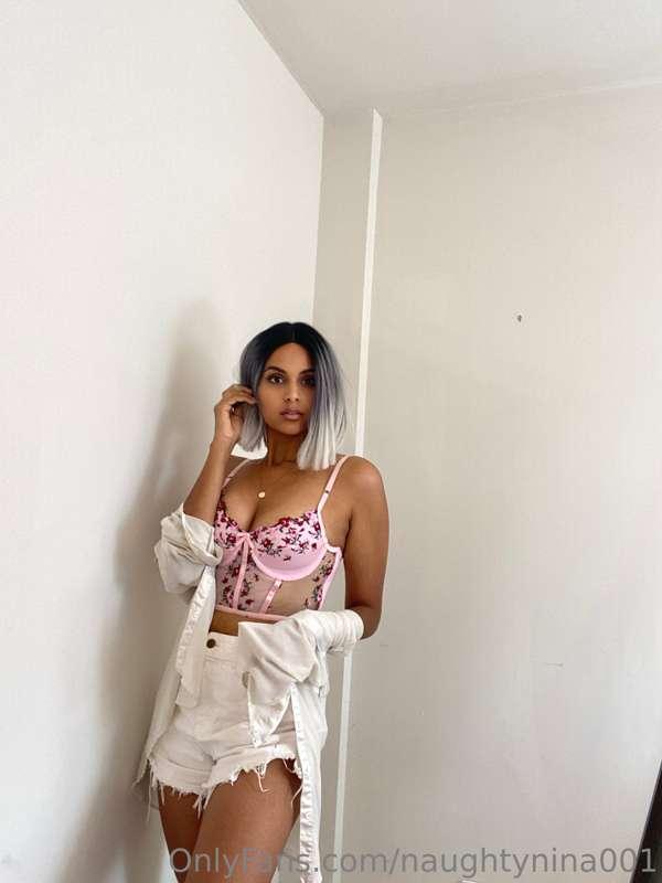 Went from dominatrix to flower girl 🥰🥰