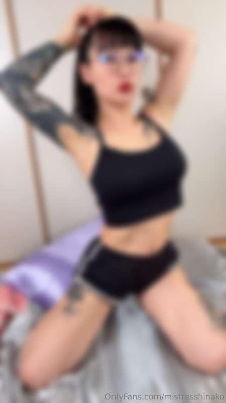 Super casual, yet super sexy, right? 😋