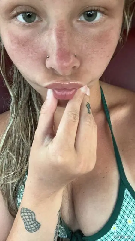 blow me a kiss and I'll blow you back 🤭😘