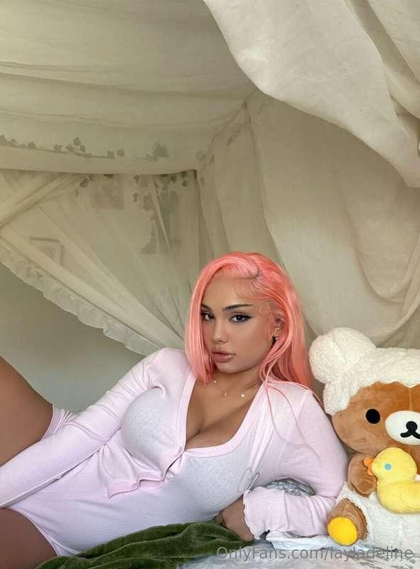 Let's cuddle 👅 I'll be the little spoon