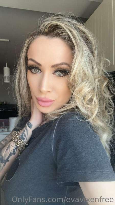 Can you see how much Love i have into my eyes?!♥️♥️