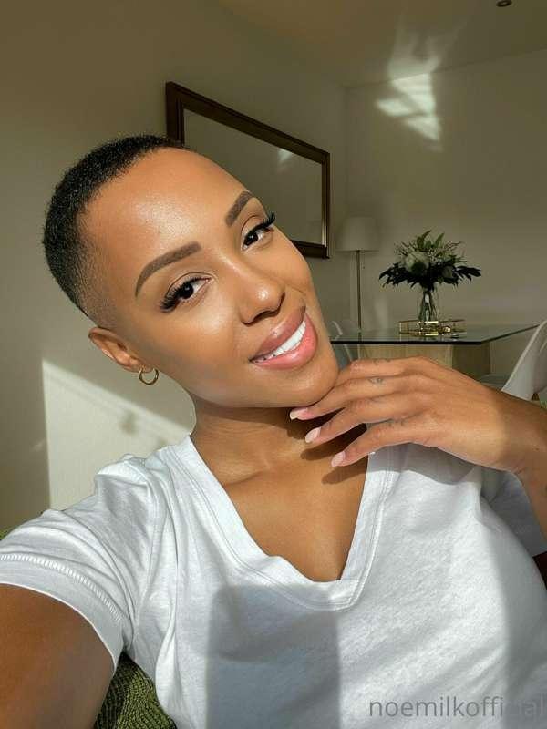 Today I feel happy! Thanks to all of you🥰🥰 G.morning  Hoy me..