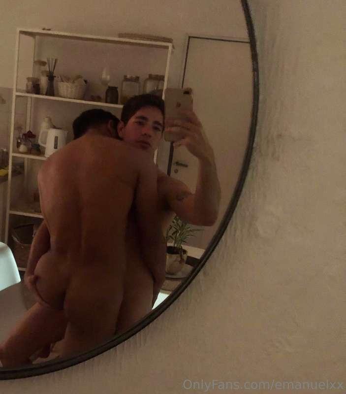 Ready for a new amateur vid? This sexy bottom has a nice ass..
