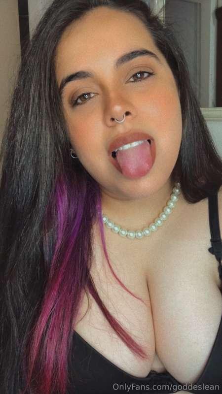 Give me a tip and you will have my full attention 👸🏻😈💸👅👅👅👅