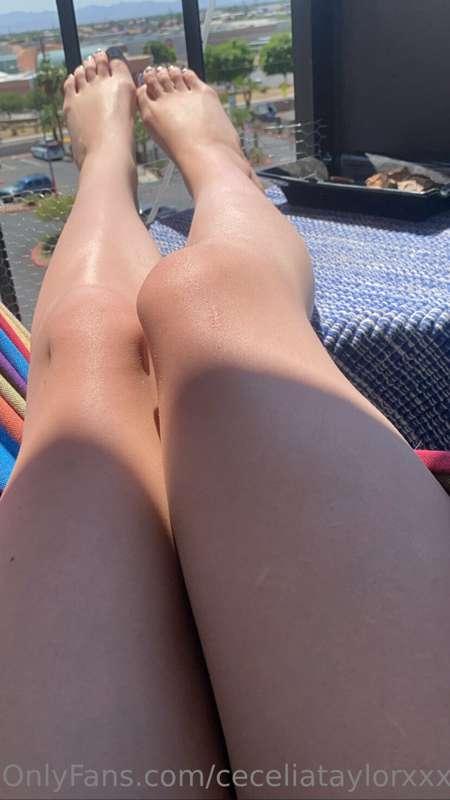 Get tons of feet content on my premium onlyfans !!! You can ..