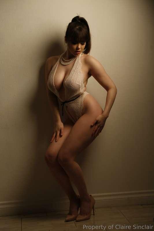 39 photos total with lots of explicit shots for only $25!! ...