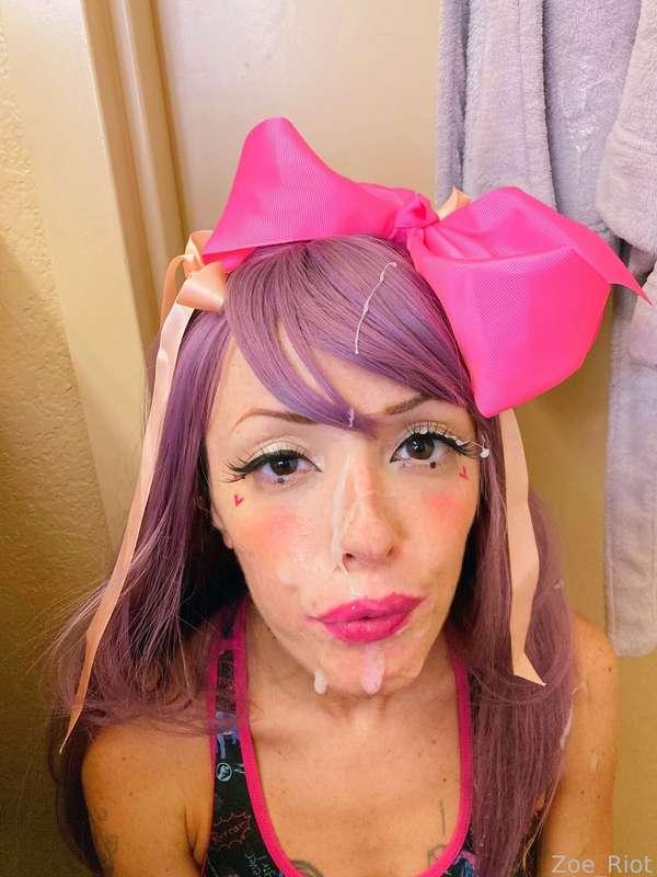zoe_riot image #3