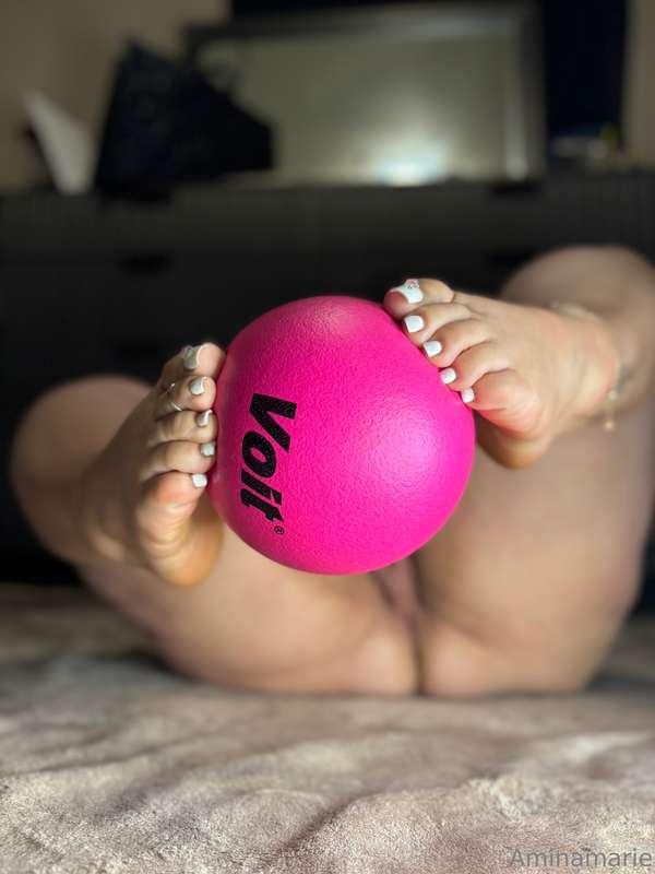 Can I put my feet on your balls