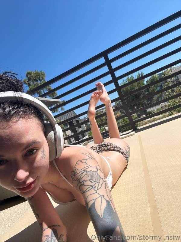 Woke up early today to do yoga and lay out !