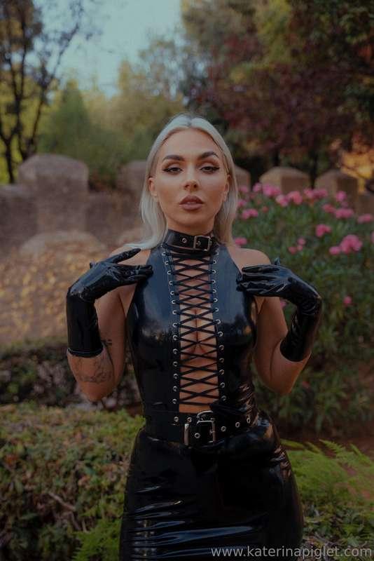 Do you want to be a shoelace on this latex top?