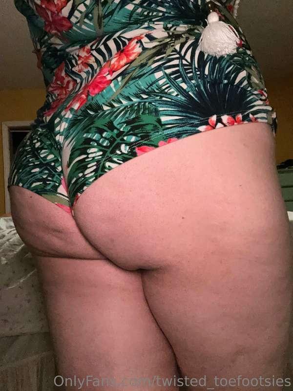 That 🍑 though 👀