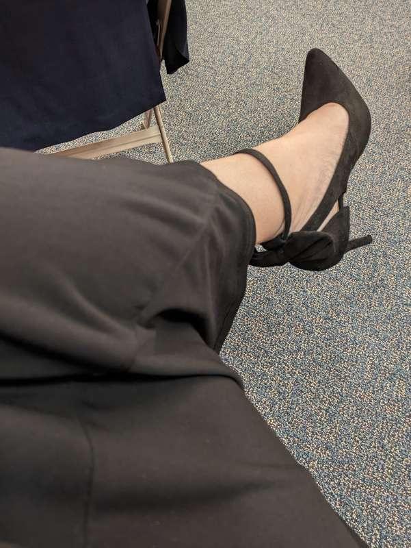 I'll take more pics later, but I'm wearing my cute new shoes..