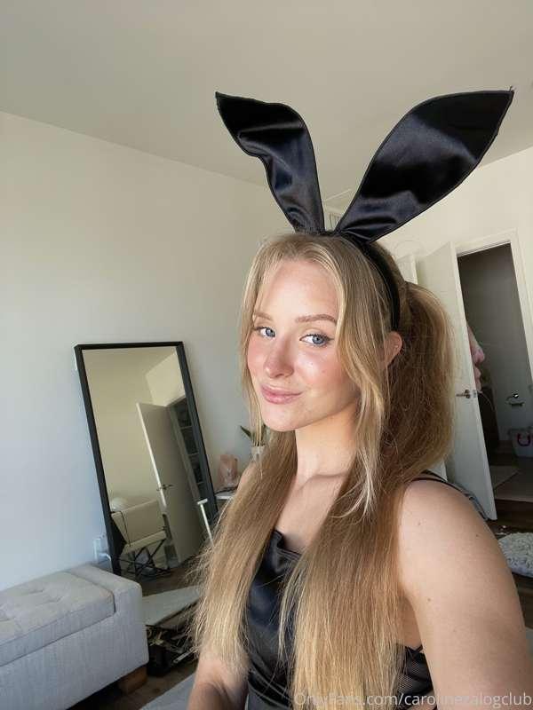 Posting crazy Easter videos and photos & really HOT 🥵 conten..