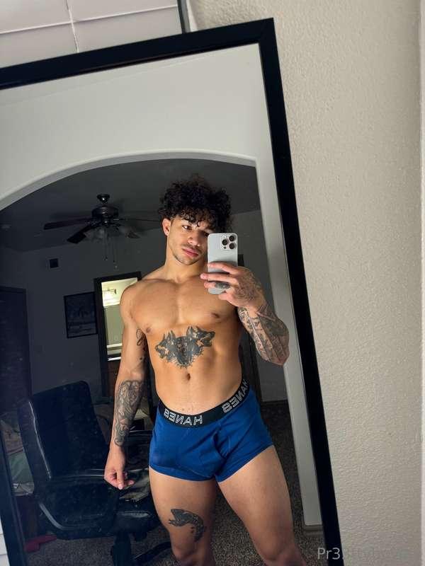 You’re on my mind… and it’s getting me hard 😘