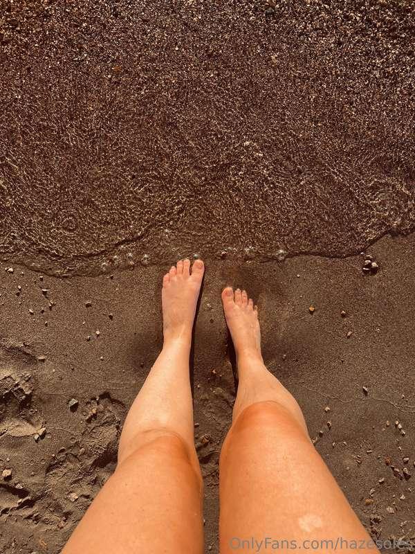 sunshine, summer time & swims 🌞💕