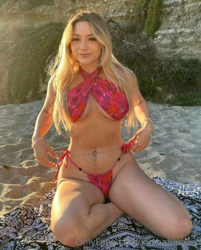 @haileypeltz innocent daddys girl 💗

FREE today only ‼️
@hai..
