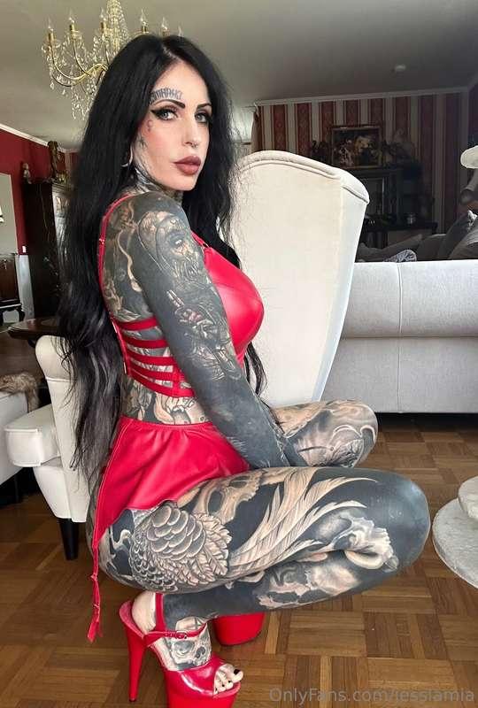 May I sit one your face? 😏