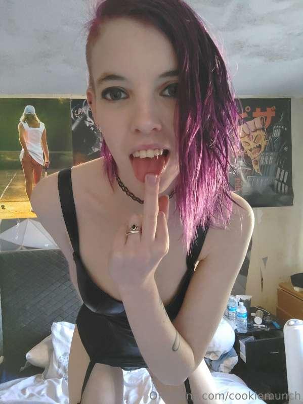 Come talk I miss you 💖😗